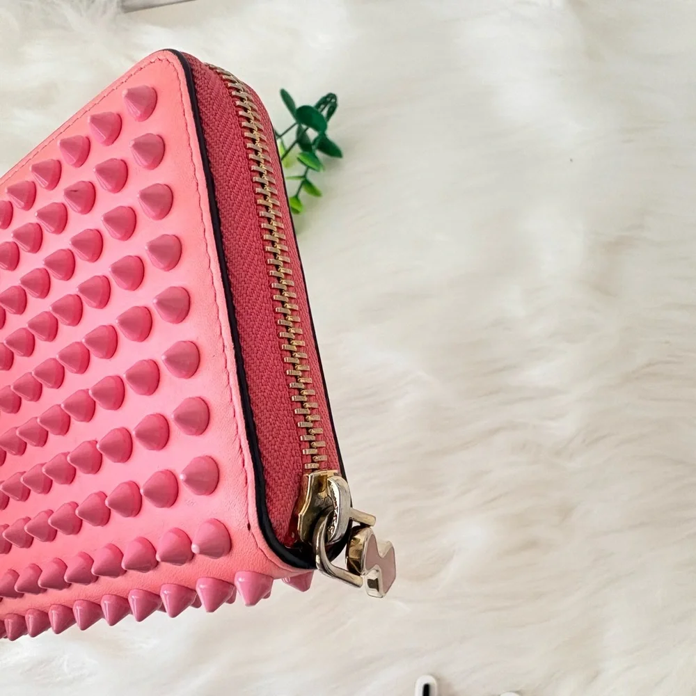 Christian Louboutin‎ Panettone Bubble Gum Pink Studded Zippy Wallet - Picture 10 of 16